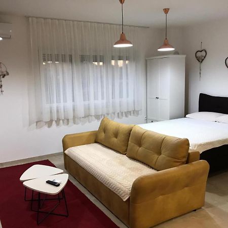 B1Villa ซรีมา ภายนอก รูปภาพ