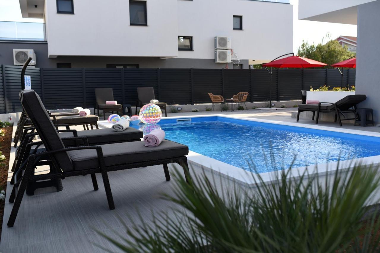 B1Villa ซรีมา ภายนอก รูปภาพ