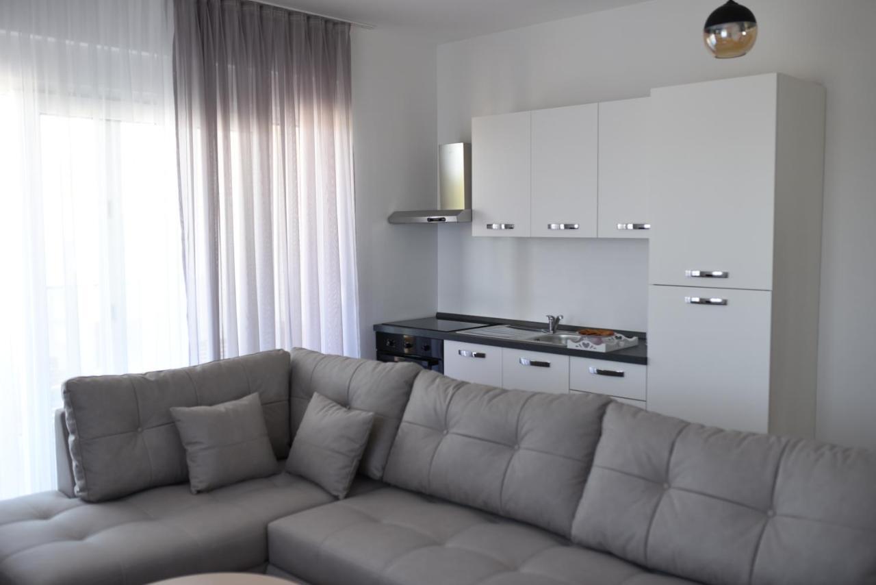 B1Villa ซรีมา ภายนอก รูปภาพ