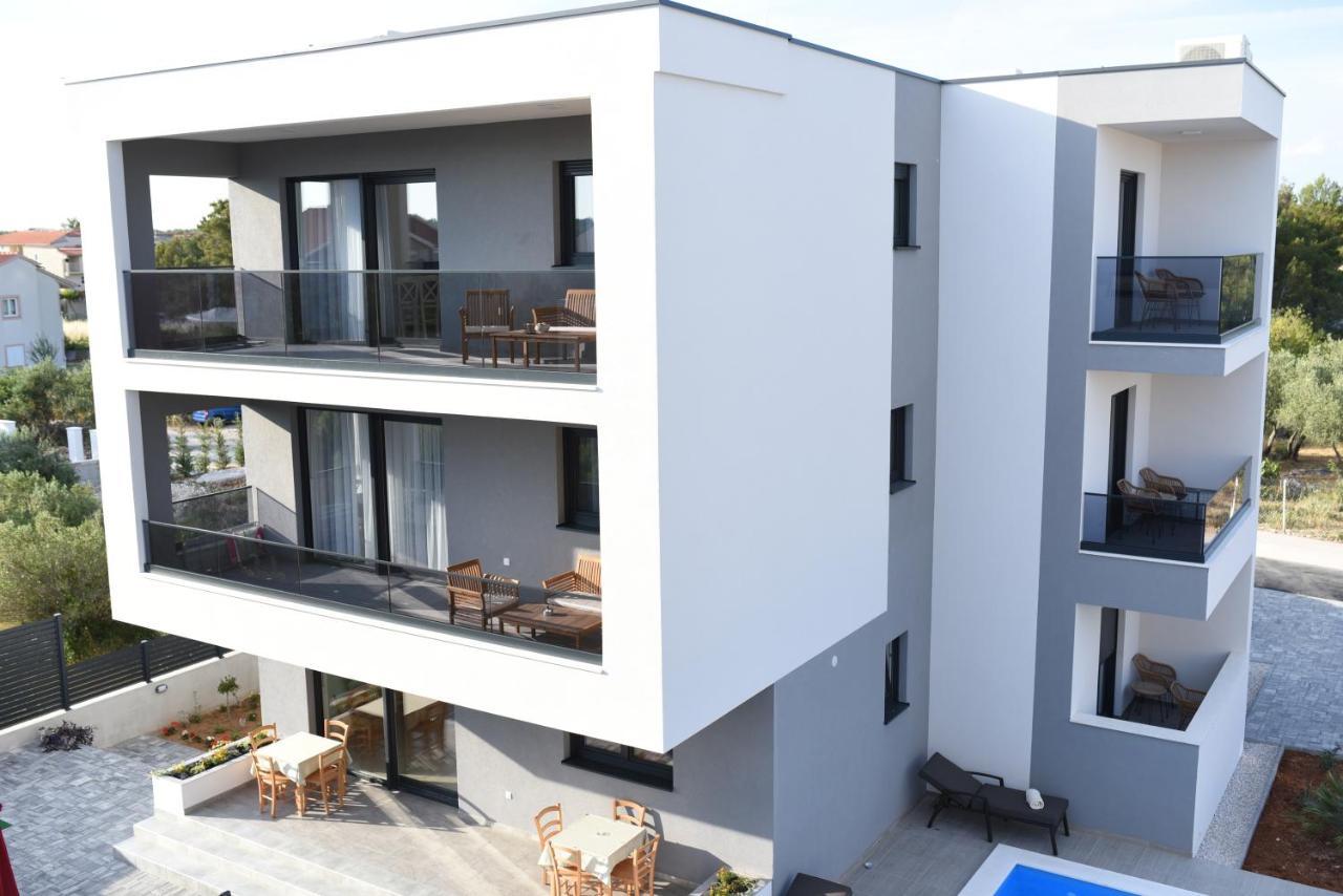 B1Villa ซรีมา ภายนอก รูปภาพ